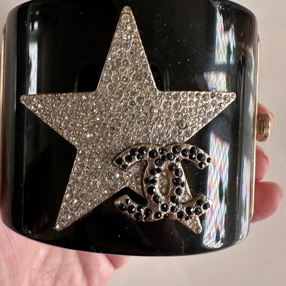 Rare CHANEL 08P Star and Moon Resin & Gold Logo CC Strass Cuff Bracelet - Picture 9 of 10